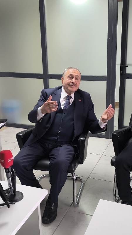 Veysel Eroğlu'ndan Türk- İş'e Ziyaret