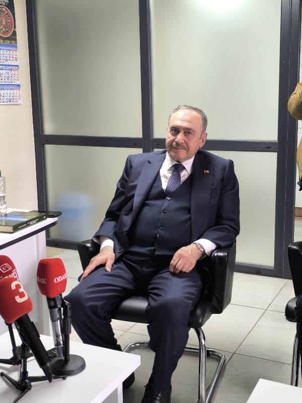 Veysel Eroğlu'ndan Türk- İş'e Ziyaret