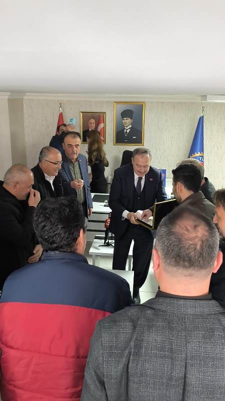 Veysel Eroğlu'ndan Türk- İş'e Ziyaret