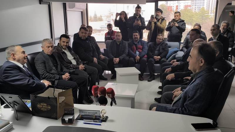 Veysel Eroğlu'ndan Türk- İş'e Ziyaret