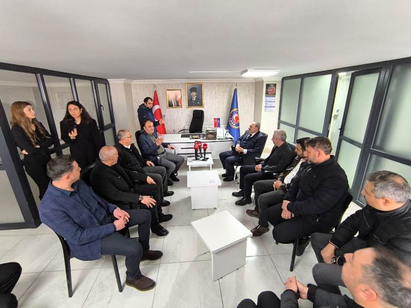 Veysel Eroğlu'ndan Türk- İş'e Ziyaret