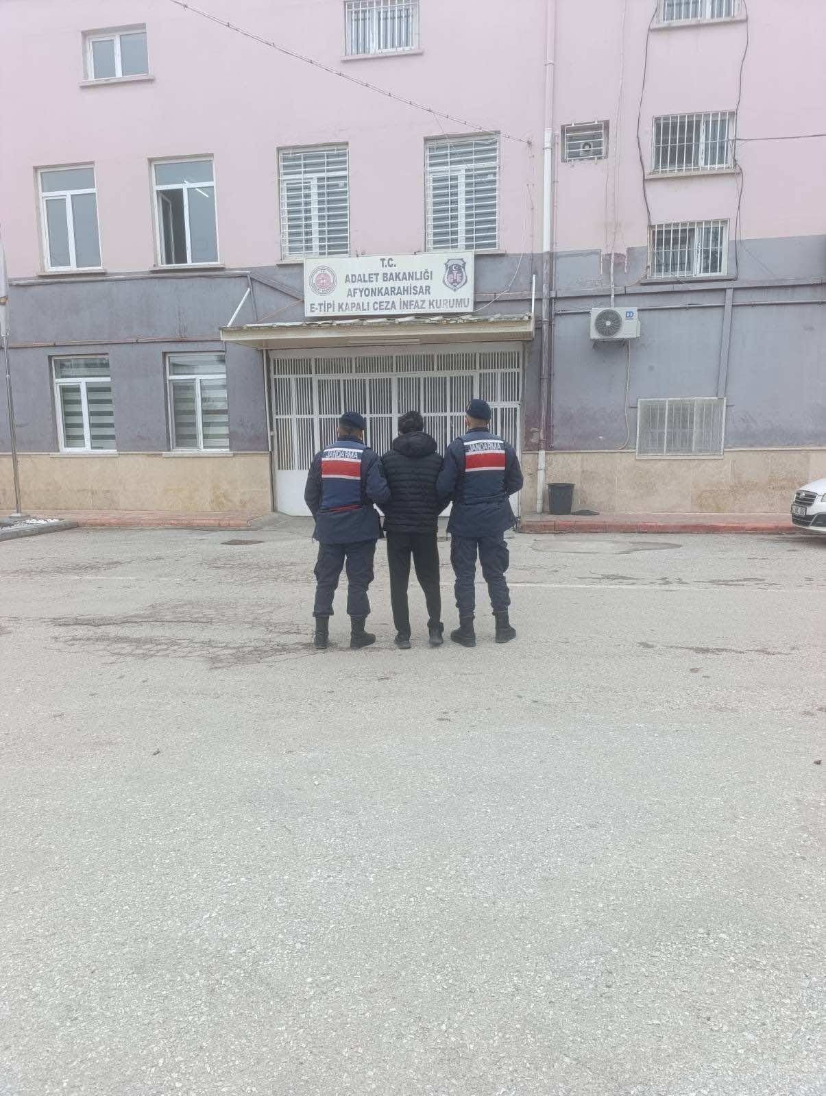 Jandarmadan Aranan Şahıslara Yönelik Operasyon: 50 Yakalama