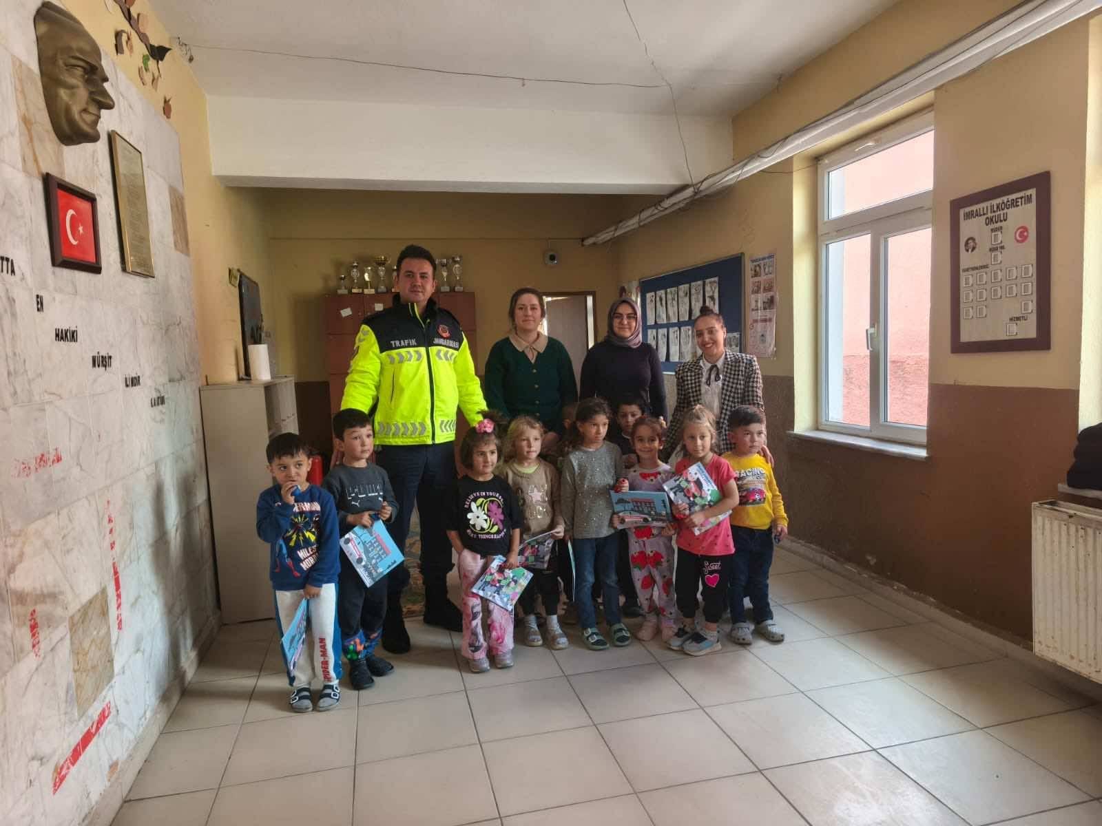 İl Jandarma Komutanlığından Okullarda Trafik Bilgilendirmesi