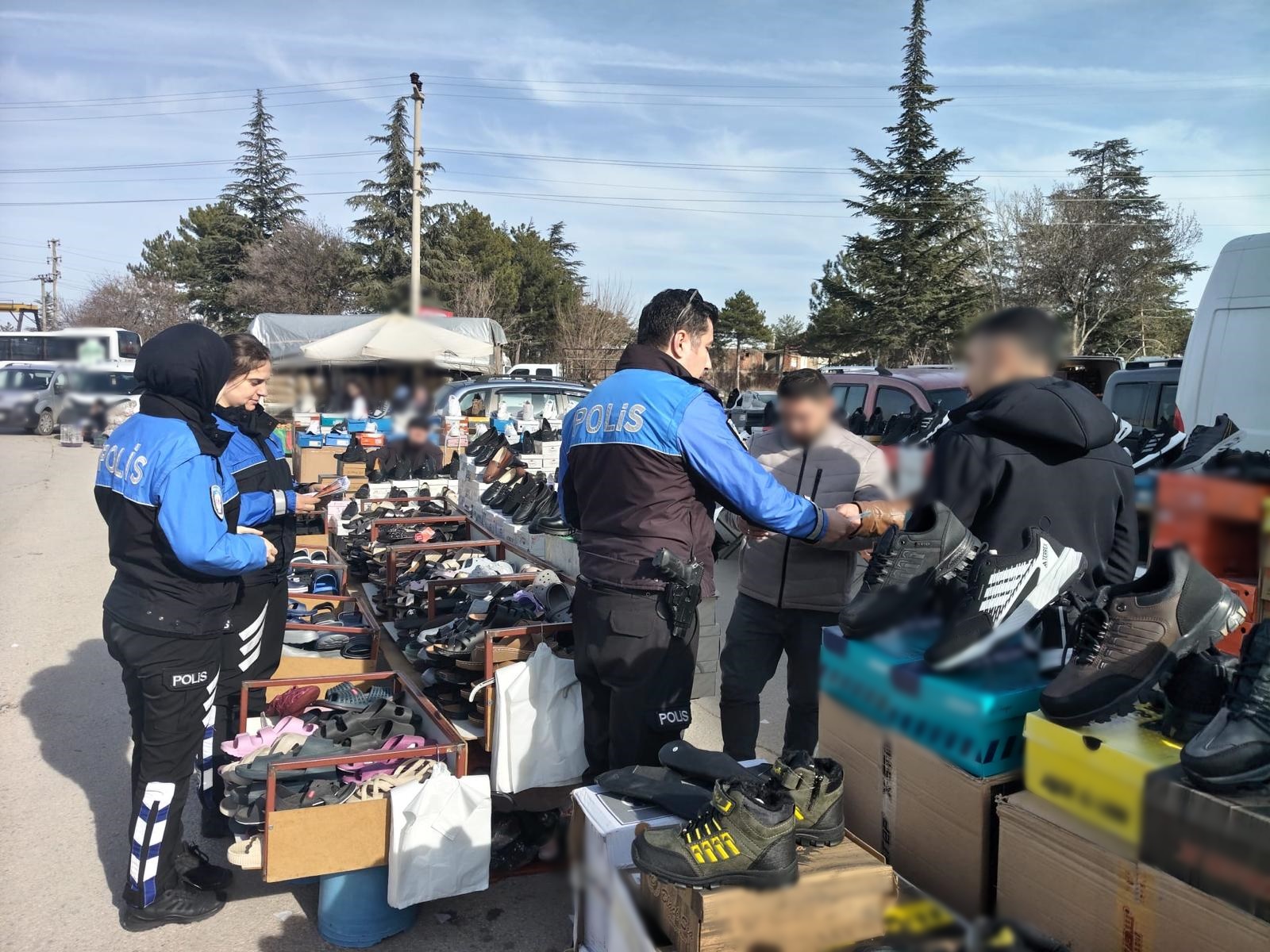 Emniyetten Pazarcı Esnafına "Güvenli Alışveriş" Bilgilendirmesi