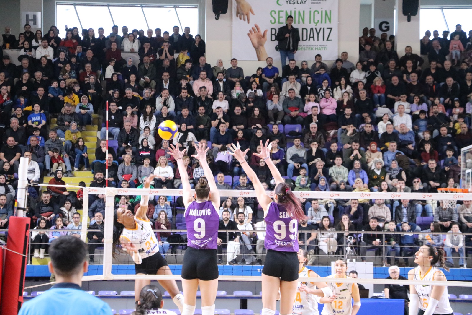 Zaferin Sultanları Sakarya'yı Rahat Geçti