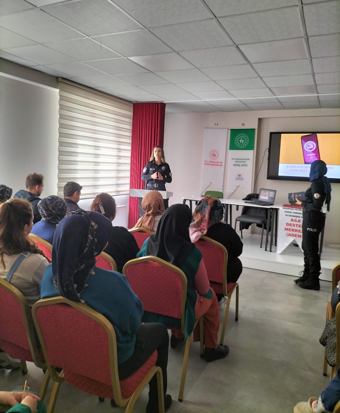 Emniyet’ten ADEM Kursiyerlerine Tam Destek: KADES ve UYUMA Anlatıldı