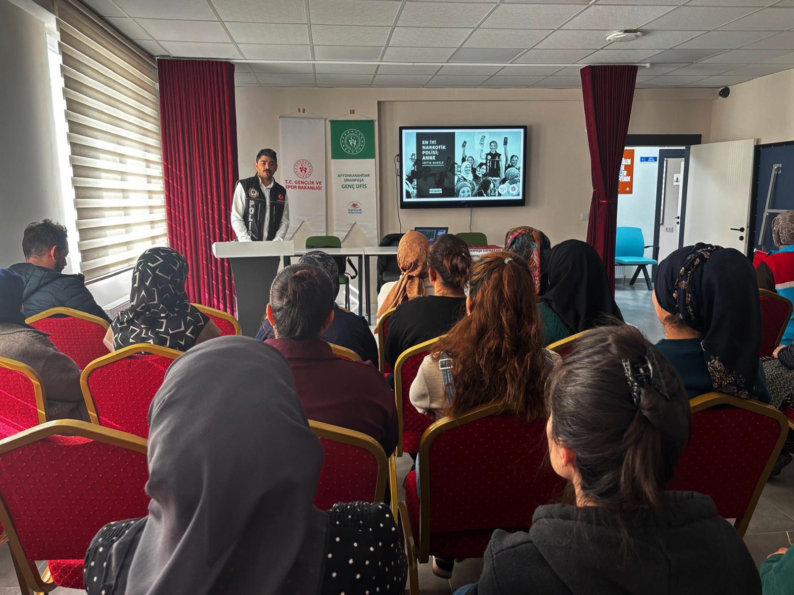 Emniyet’ten ADEM Kursiyerlerine Tam Destek: KADES ve UYUMA Anlatıldı