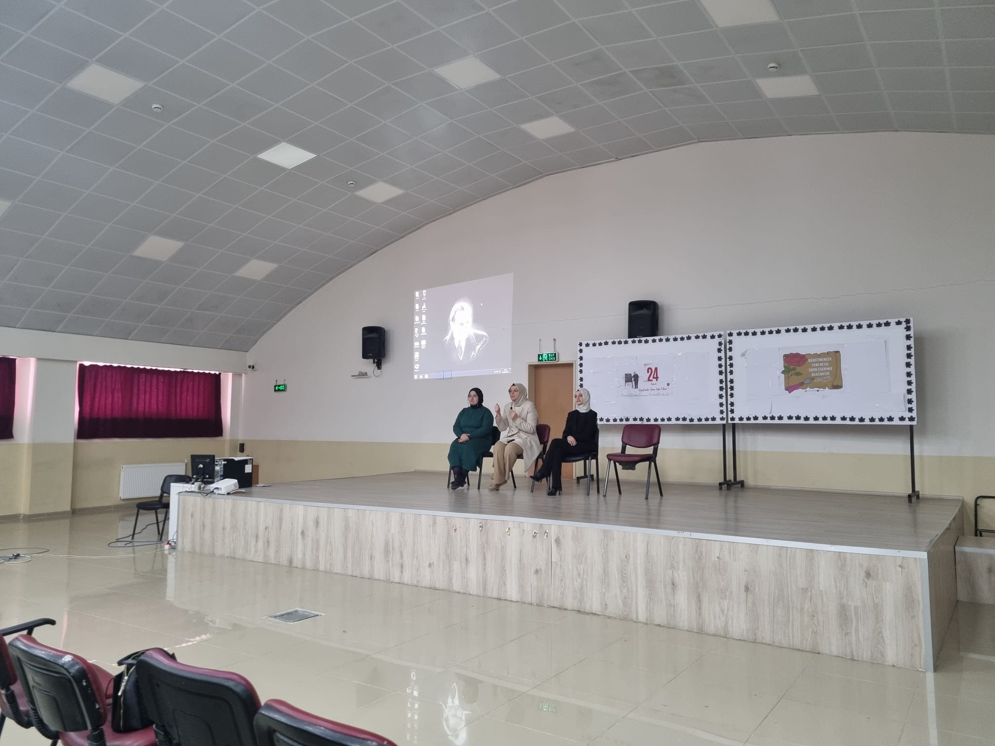 KADEM'den Ortaokul Öğrencilerine Meslek Tanıtımı Etkinliği