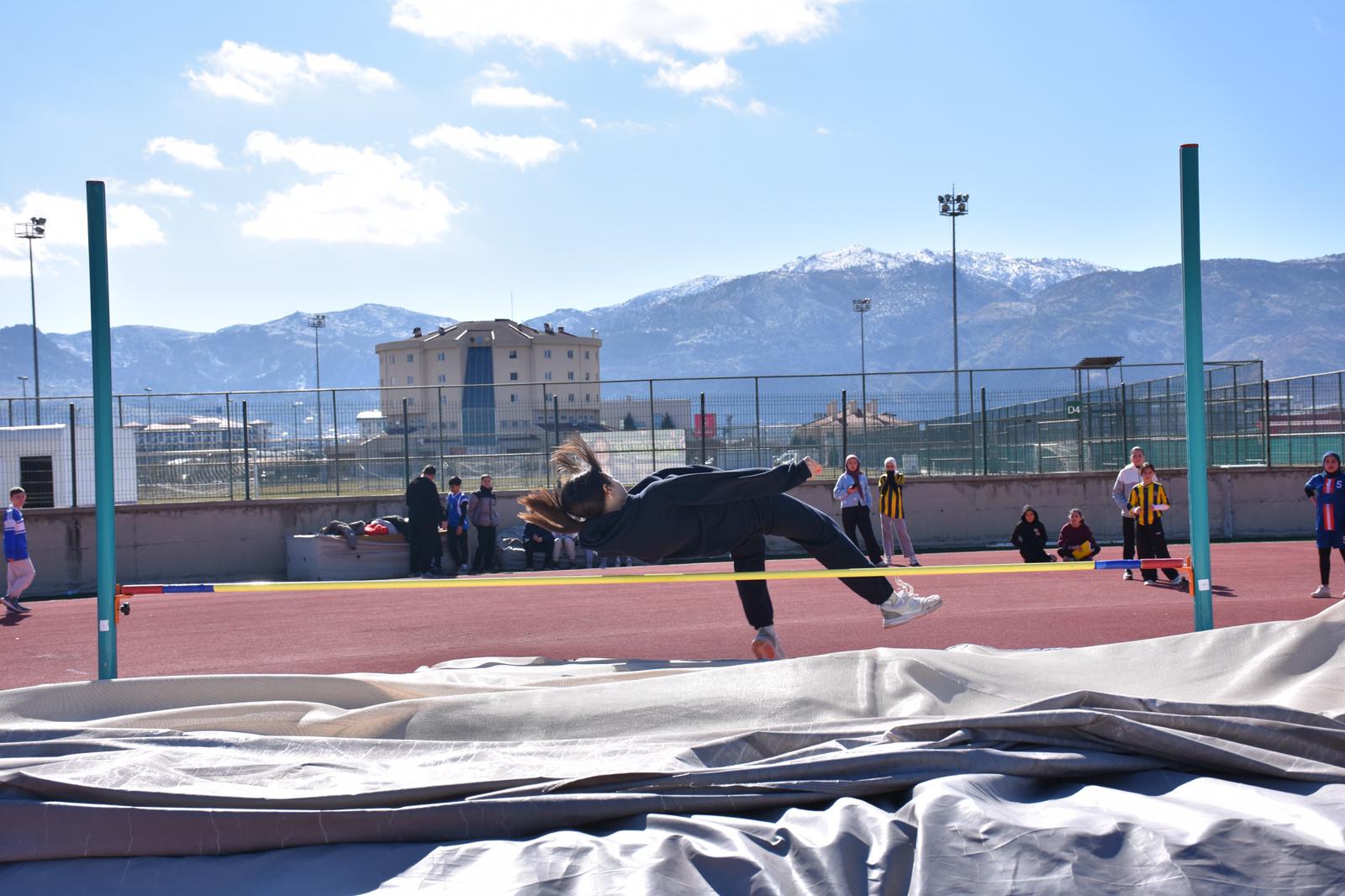 Okul Sporları Yıldızlar Atletizm Müsabakaları Sona Erdi