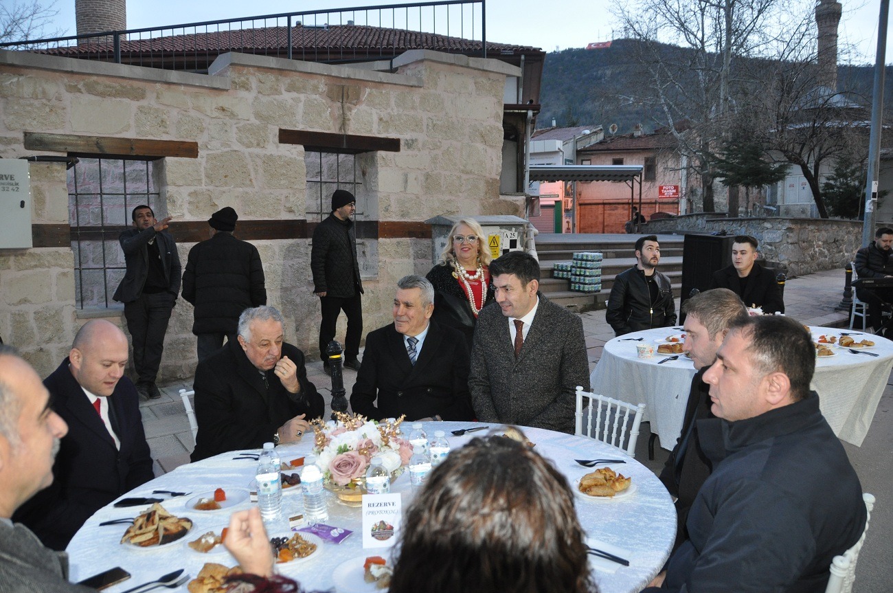 Gastronomi Derneğinden 500 Kişilik İftar Sofrası
