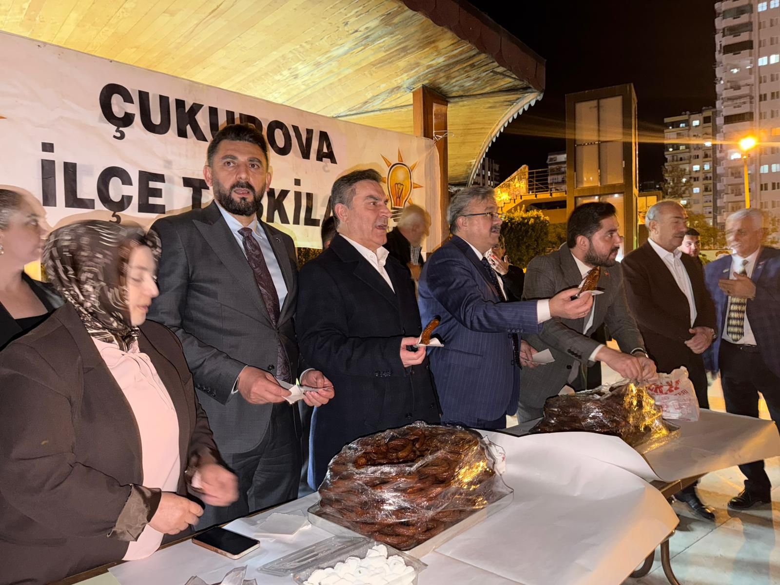 Deprem Konutlarında İlk İftar: Milletvekili Yurdunuseven Vatandaşın Sofrasına Konuk Oldu