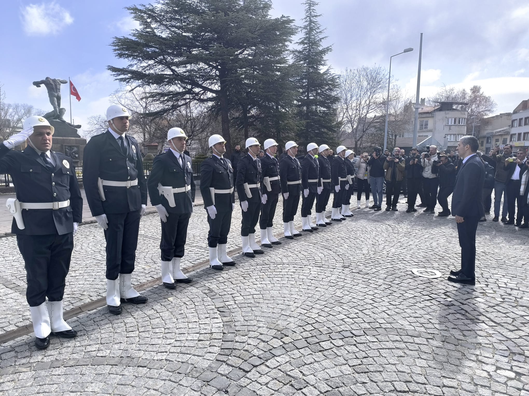 Afyon Valisi Aktaş’tan İlk Mesaj: "Bu Kadim Şehre Hizmet Etmek Büyük Bir Gurur"