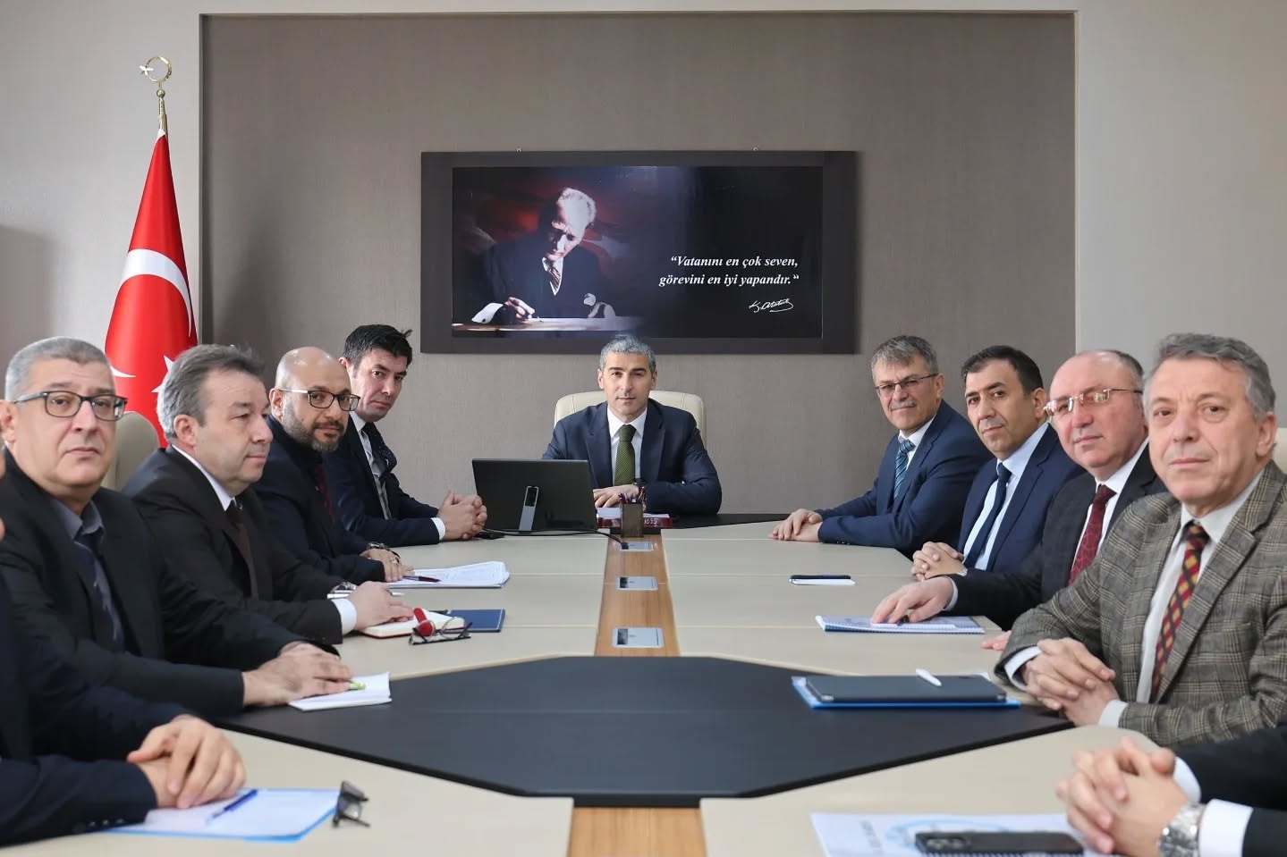 Vali Aktaş Yatırım Planlarını Değerlendirdi: "Hizmette Önceliğimiz Vatandaşa Dokunmak"