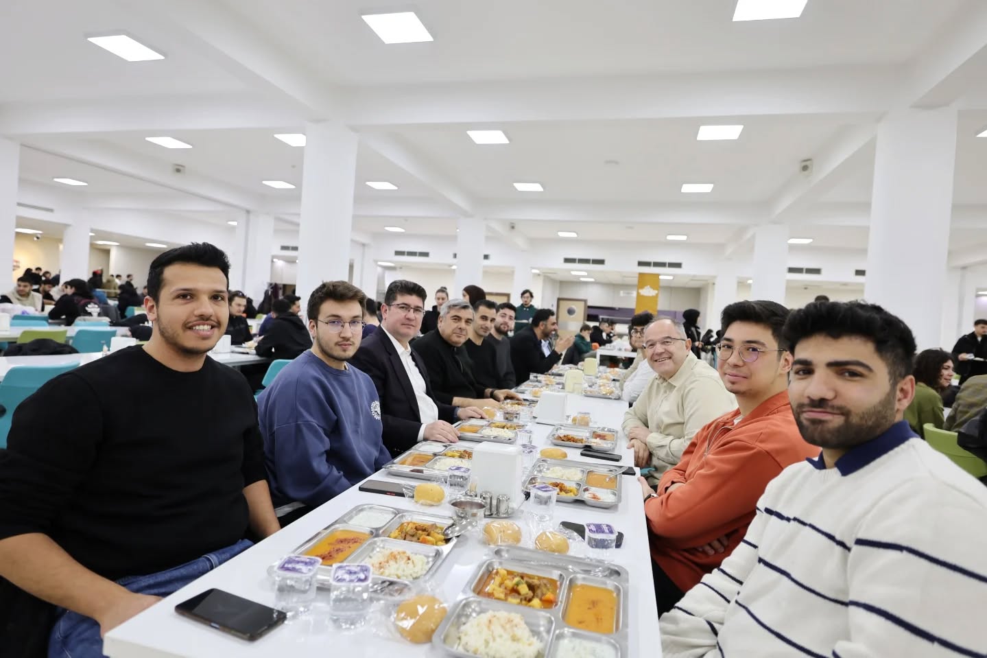 Vali Aktaş, Üniversite Öğrencileriyle İftarda Buluştu