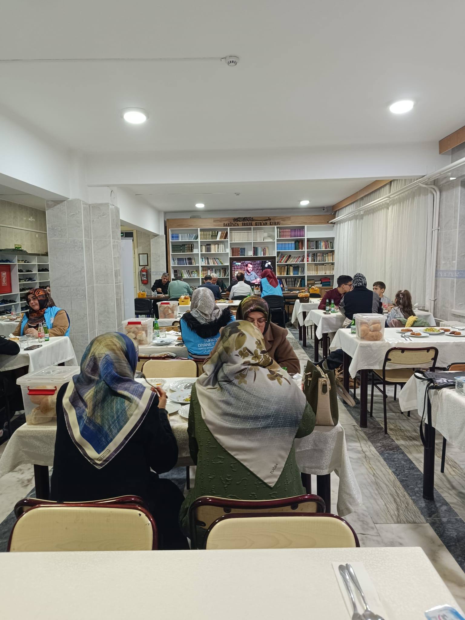 Afyonkarahisar’da Yetim Çocuklar İftar Sofrasında Buluştu