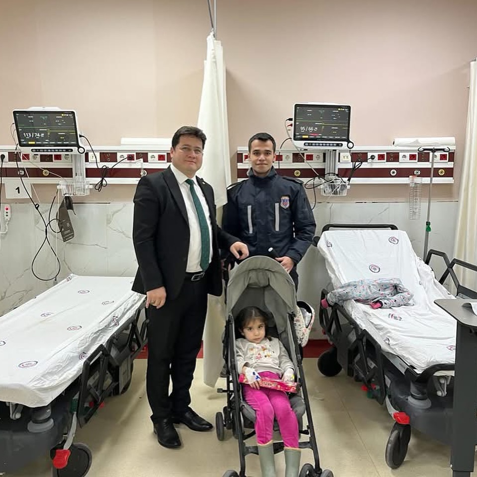 Bolvadin Belediye Başkanı Aynacı’dan Hastanedeki Çocuklara Sahur Ziyareti