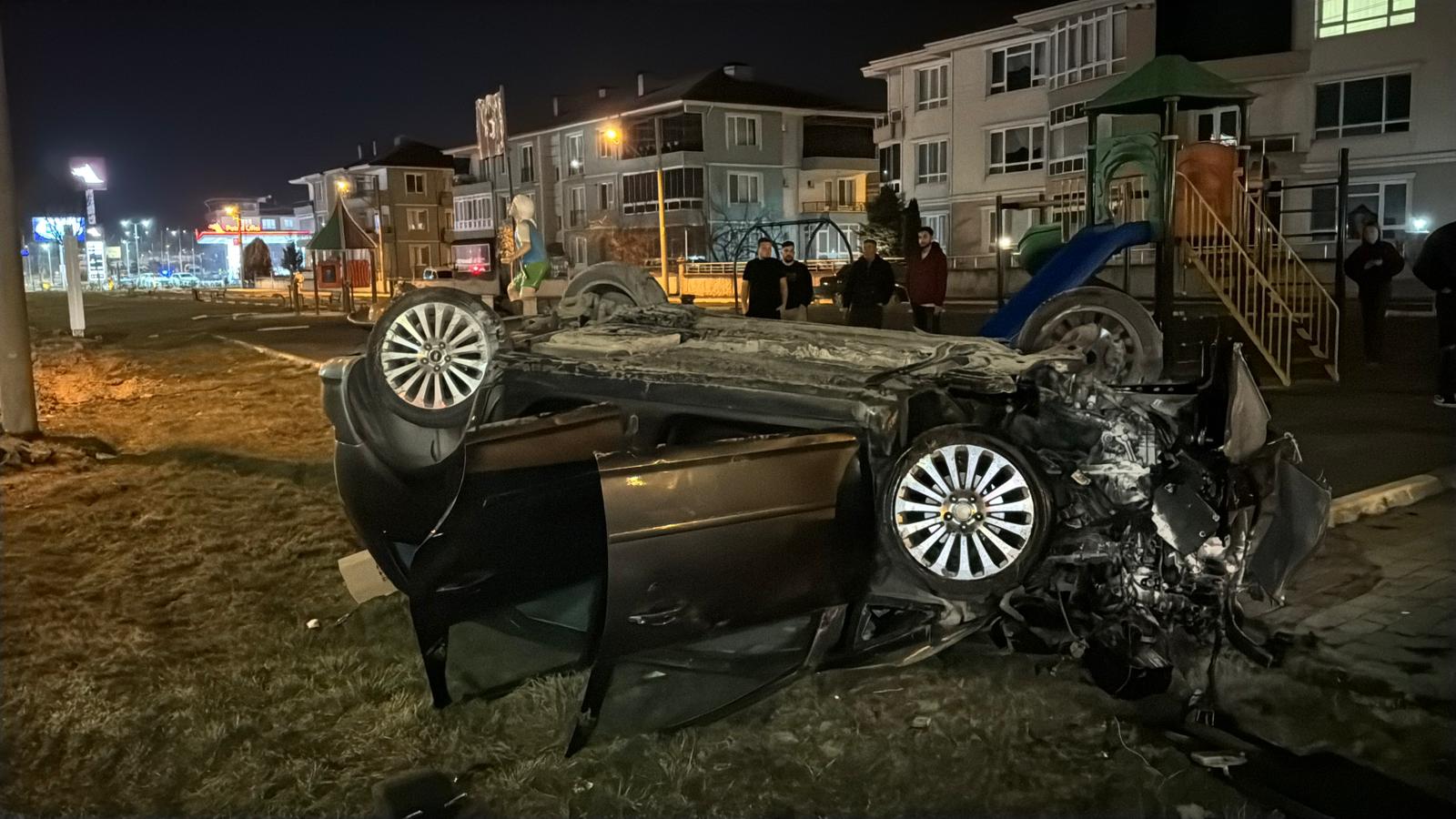 Afyon-Kütahya Çevre Yolunda Kaza! Otomobil Devrildi, Sürücü Araçta Sıkıştı