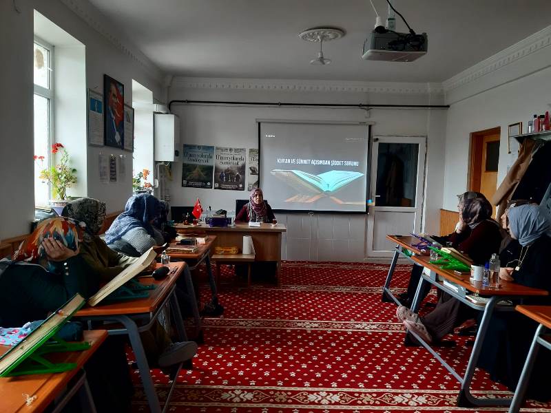 Afyon’da KADEM’den Kadınlara “Güvenli Toplum ve İletişim” Eğitimi
