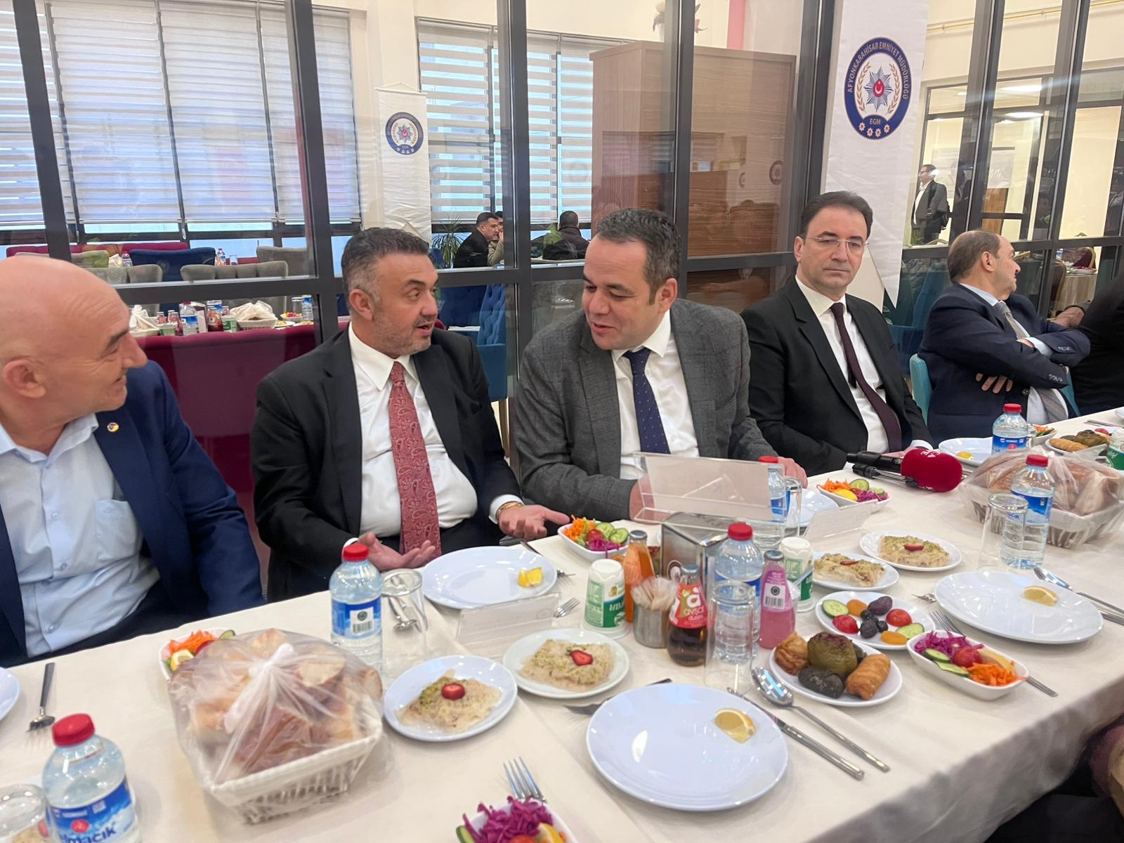 Afyonkarahisar Emniyetinde İftar Programı: Vali Aktaş’tan Özel Birey Fatih’e Doğum Günü Sürprizi