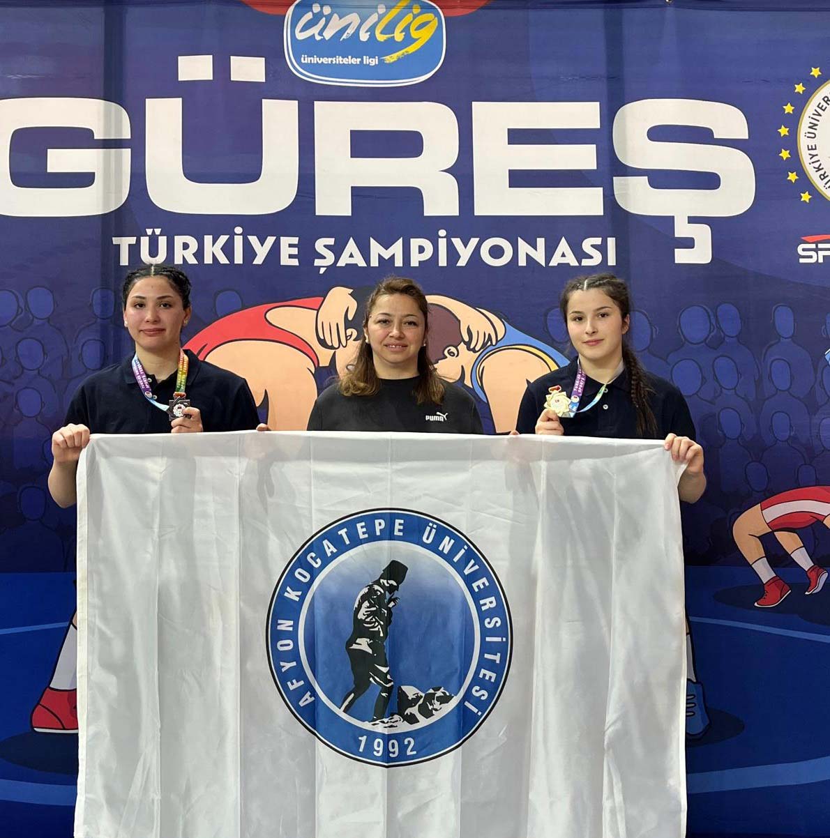 AKÜ SBF Öğrencileri Güreş Şampiyonası’ndan 5 Madalya ile Döndü