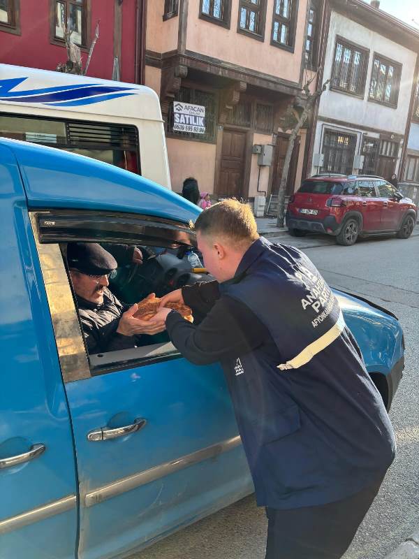 Anahtar Parti Gençliği’nden Ramazan’da Gönül Köprüsü