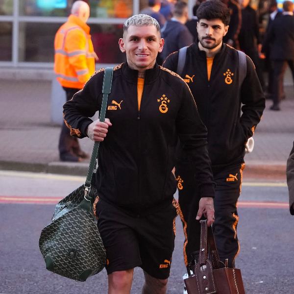 Aslan İngiltere’ye Ayak Bastı!