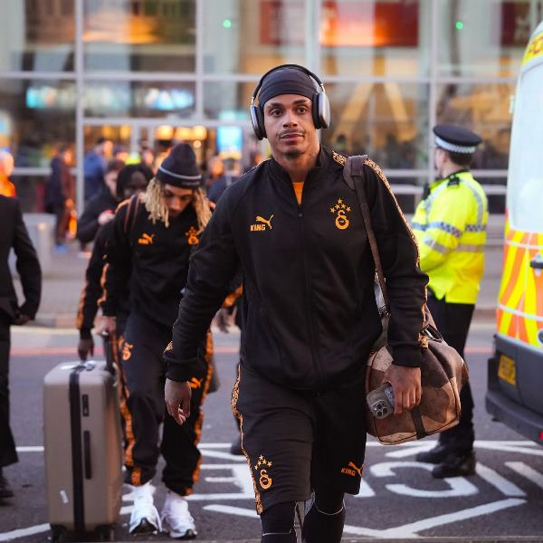 Aslan İngiltere’ye Ayak Bastı!