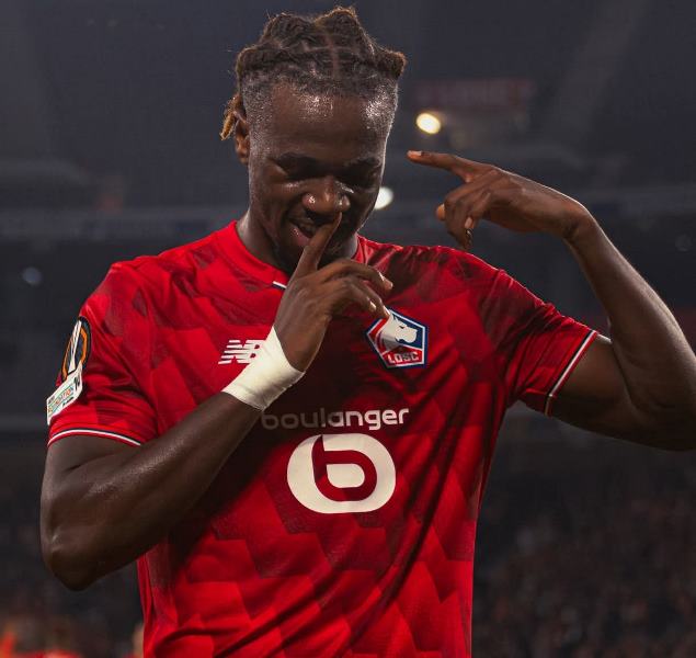 Aslan’dan Orta Sahaya Mukau Sürprizi!