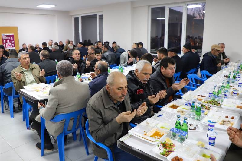 Başkan Şahin Işıklar’da İftar Programına Katıldı