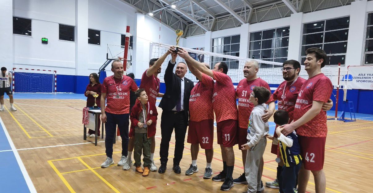 Çay’da Kurumlar Arası Voleybol Turnuvası Sona Erdi