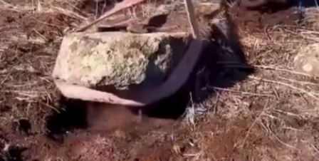 Dedesinin Vasiyetini Dinledi, 1 Küp Altın Buldu!