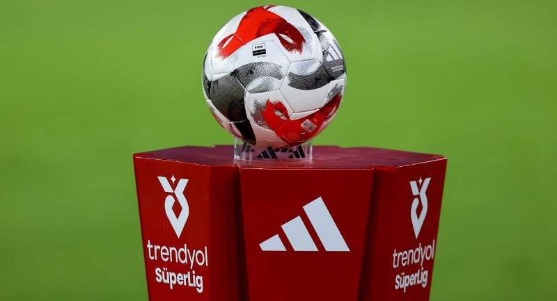 Derbi Günü! Süper Lig’de Gözler Beşiktaş–Galatasaray Maçında