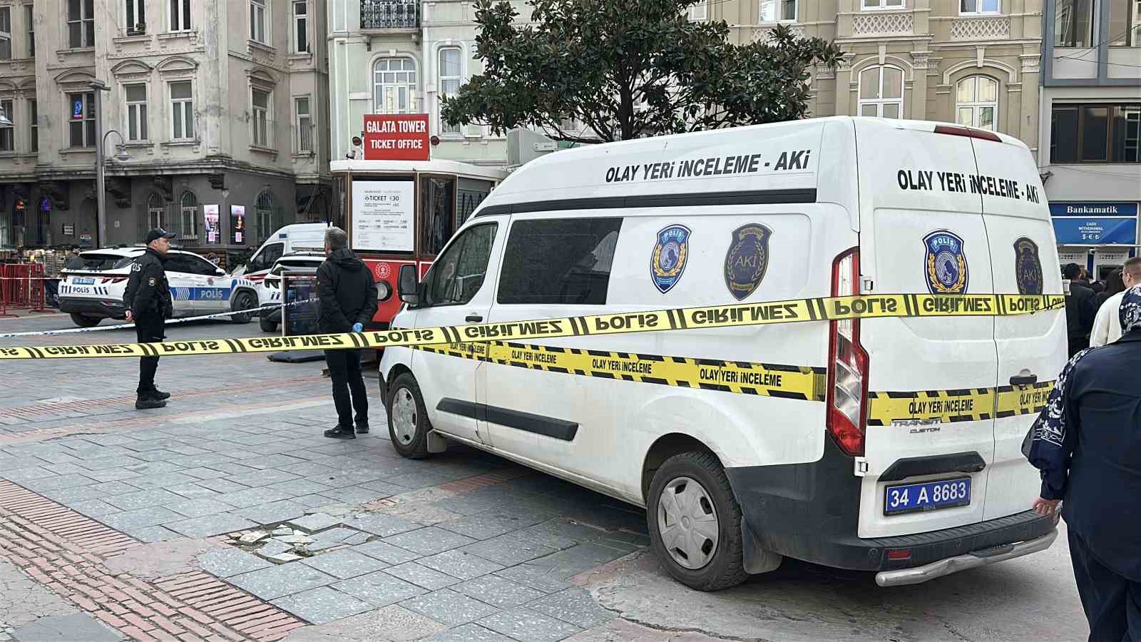 Galata Kulesi’nden Atlayan Genç Kadın Hayatını Kaybetti