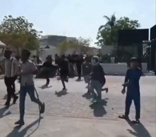 Son dakika! Pakistan'daki ABD konsolosluğuna saldırı: 10 ölü