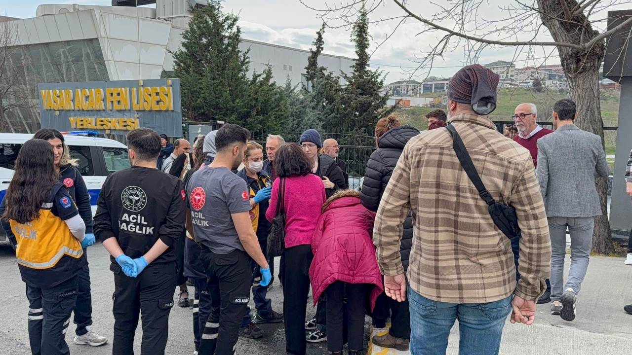 İstanbul Beylikdüzü'ndeki Fen Lisesinde Patlama!