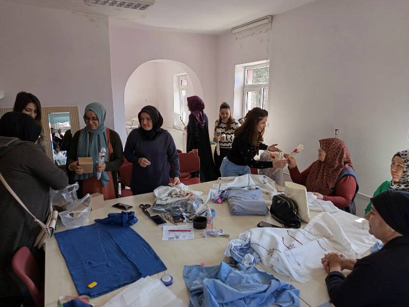 MHP Emirdağ İlçe Teşkilatı ‘Dünya Emekçi Kadınlar Günü’nü Kutladı