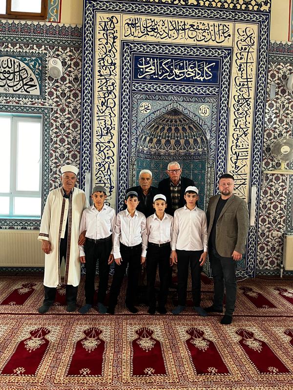 Muhtar Sezgin’den Genç Hafızlara Anlamlı Ödül