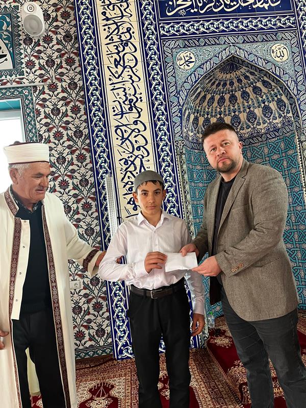 Muhtar Sezgin’den Genç Hafızlara Anlamlı Ödül