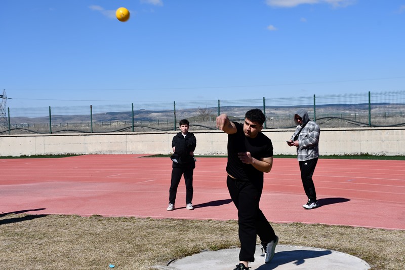 Okul Sporları Atletizm Müsabakaları Afyonkarahisar’da Tamamlandı