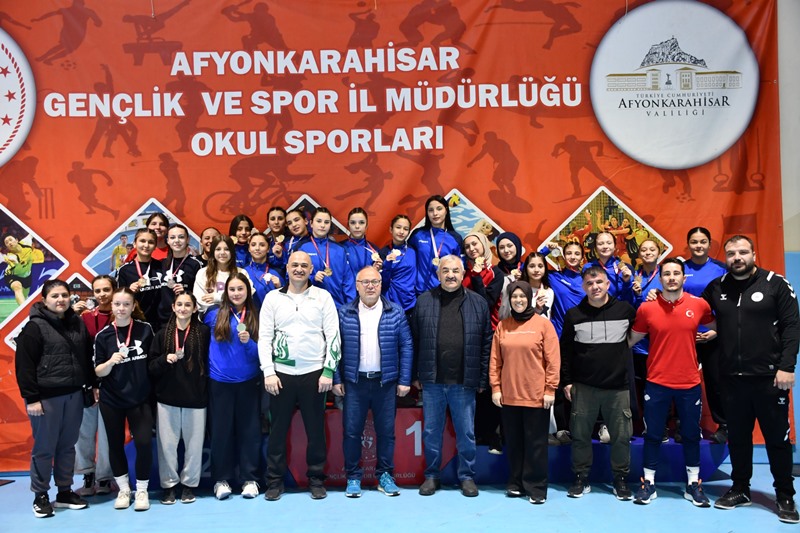 Okul Sporları Gençler Serbest Güreş Müsabakaları Sona Erdi
