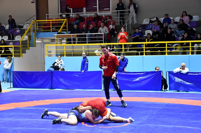 Okul Sporları Gençler Serbest Güreş Müsabakaları Sona Erdi