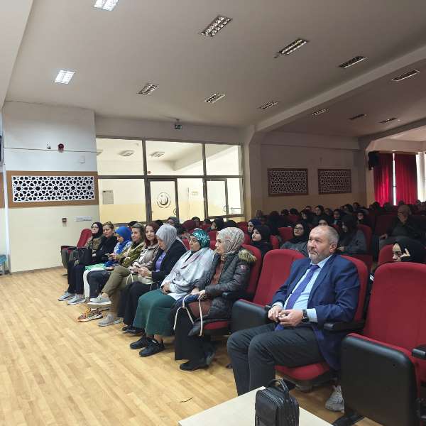 TOBB Kız Anadolu İmam Hatip Lisesi’nde “İstiklal Marşı ve Çanakkale Ruhu” Programı Gerçekleşti