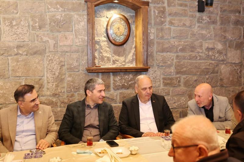 Vali Aktaş, Erkmen’de Vatandaşlarla Buluştu