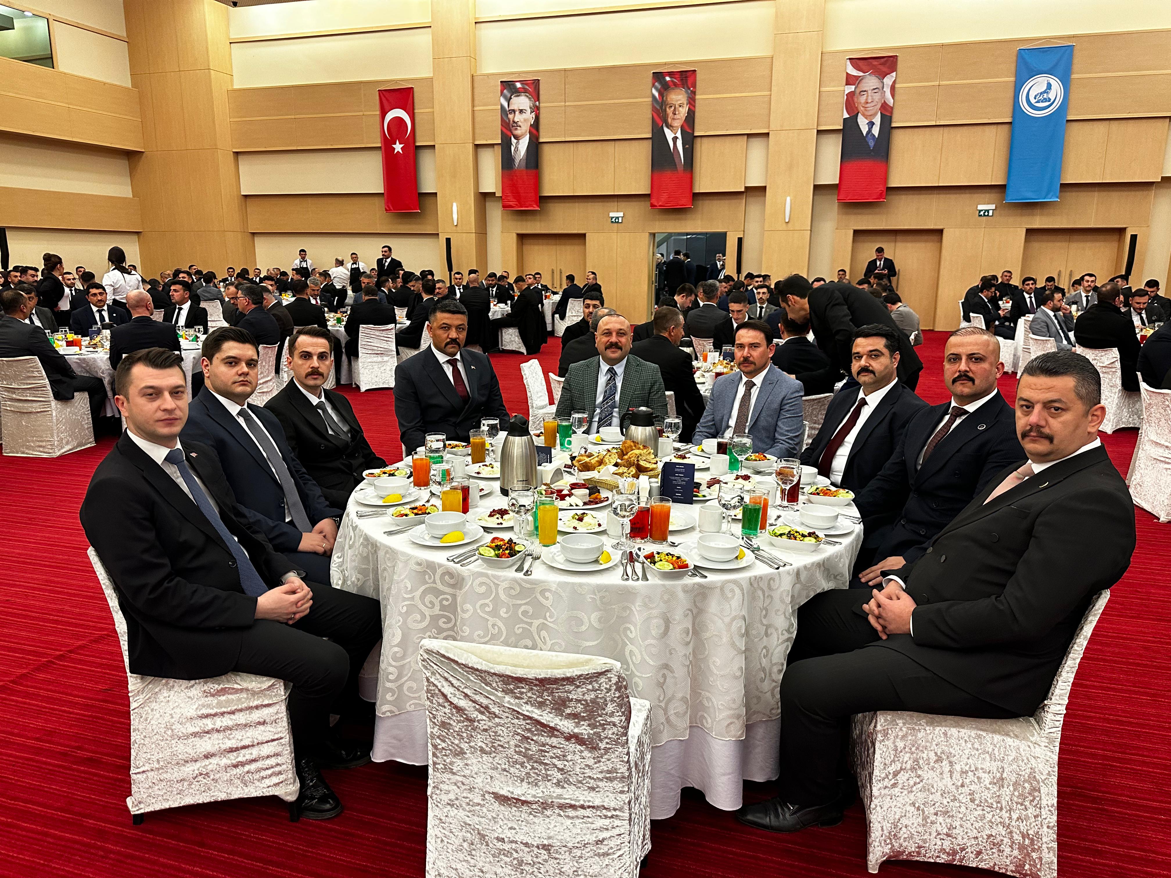 Afyonkarahisar Ülkü Ocakları’ndan Genel Merkez İftarında Tapu Takdimi