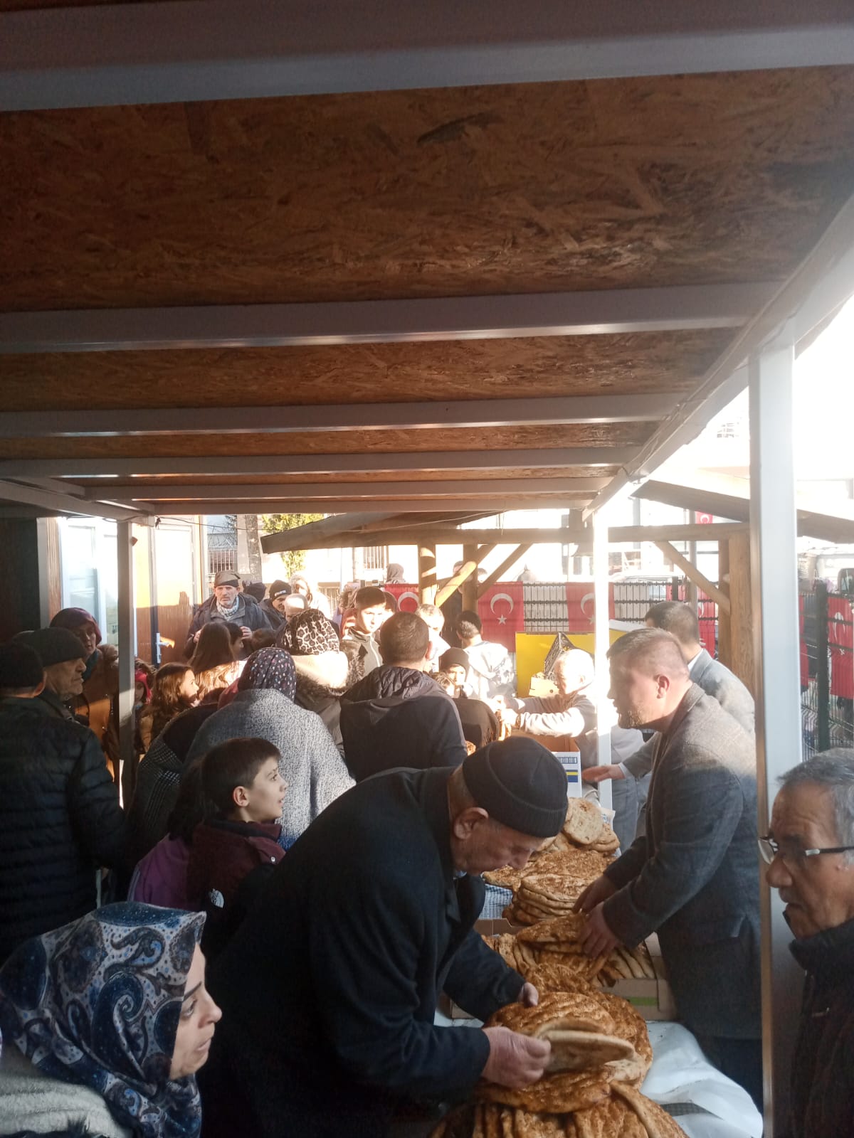 Nazmi Saatçi Mahallesi’nde Ramazan Bereketi:Dayanışma Ruhu Sofralara Taşındı