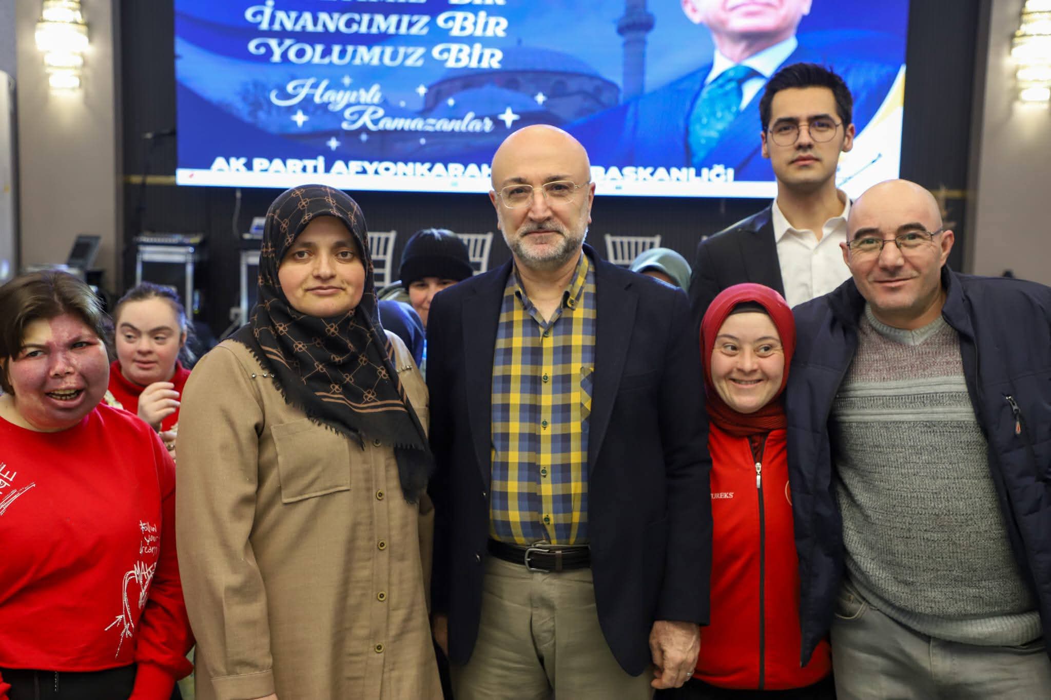 Afyonkarahisar'da AK Parti'nin "Gönül Sofrası" engelli vatandaşları buluşturdu