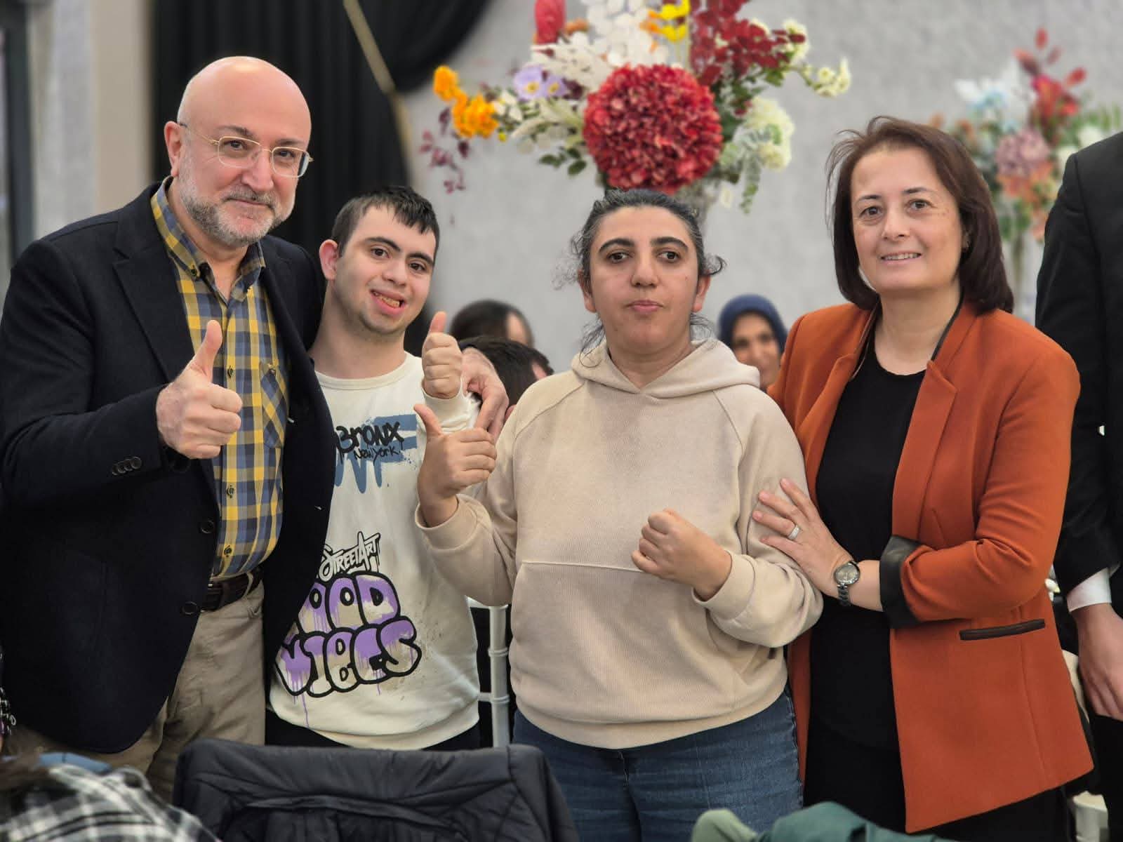 Afyonkarahisar'da AK Parti'nin "Gönül Sofrası" engelli vatandaşları buluşturdu