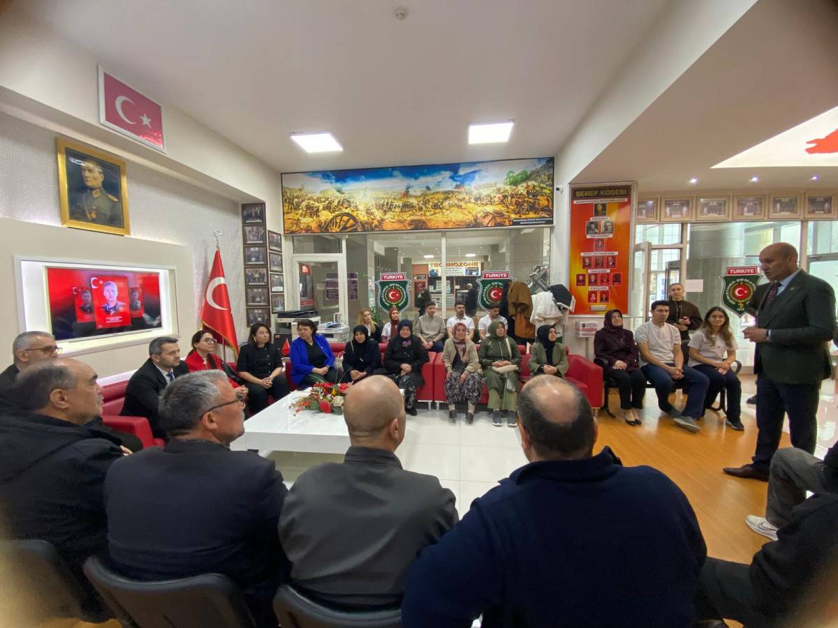 Diş Hekimliği Fakültesinden Şehit ve Gazi Yakınlarına Hem Ziyaret Hem Muayene