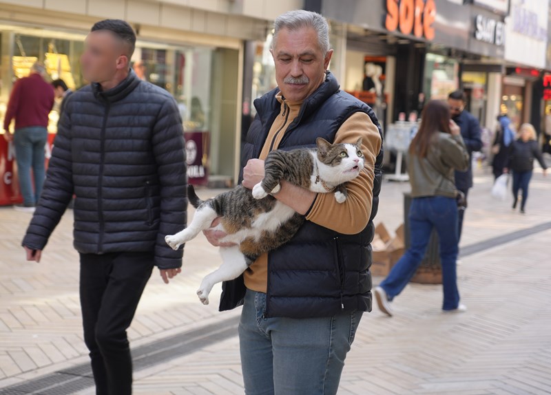 10 Kiloluk Cüssesi İle Görenlerin Dikkatini Çekiyor
