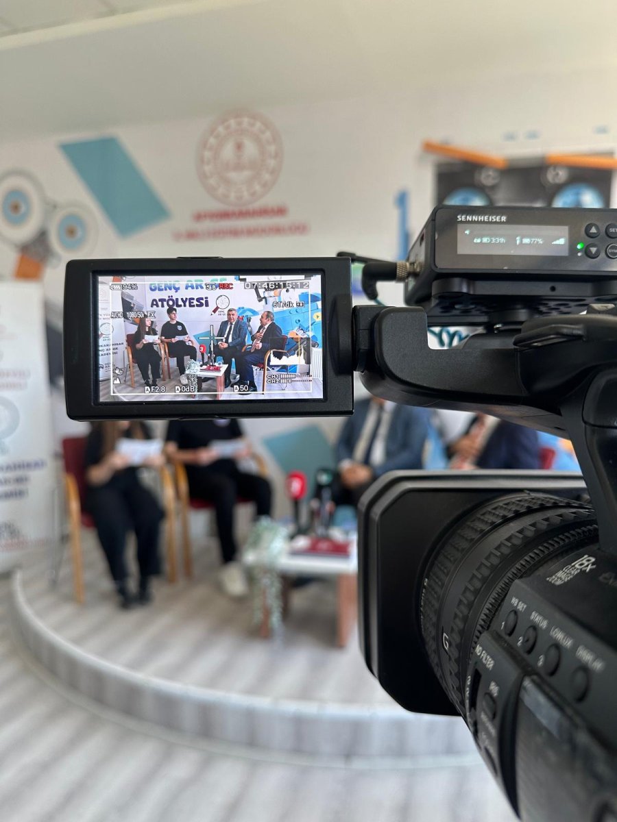 Eski Bakan Eroğlu ve Müdür Sünnetci Genç Ar-Ge projesinde buluştu